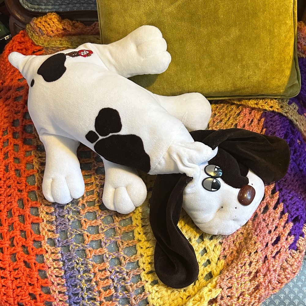 Vintage Pound Puppy White Brown Spots 18” Large‎ Dog 1985